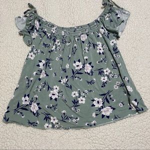 Off the shoulder American eagle top XS